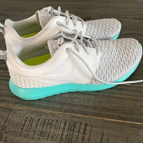 Nike Roshe - Picture 1 of 6